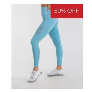 ISO gym shark energy seamless leggings in sky blue